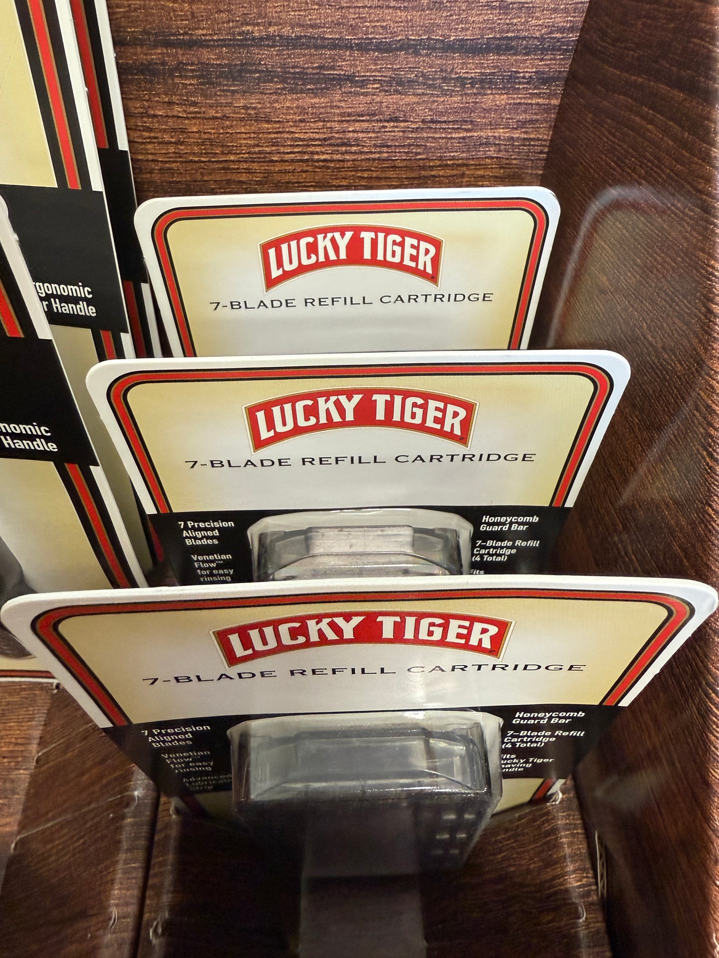 Lucky Tiger Display 6 packs of blades razors and 3 handles