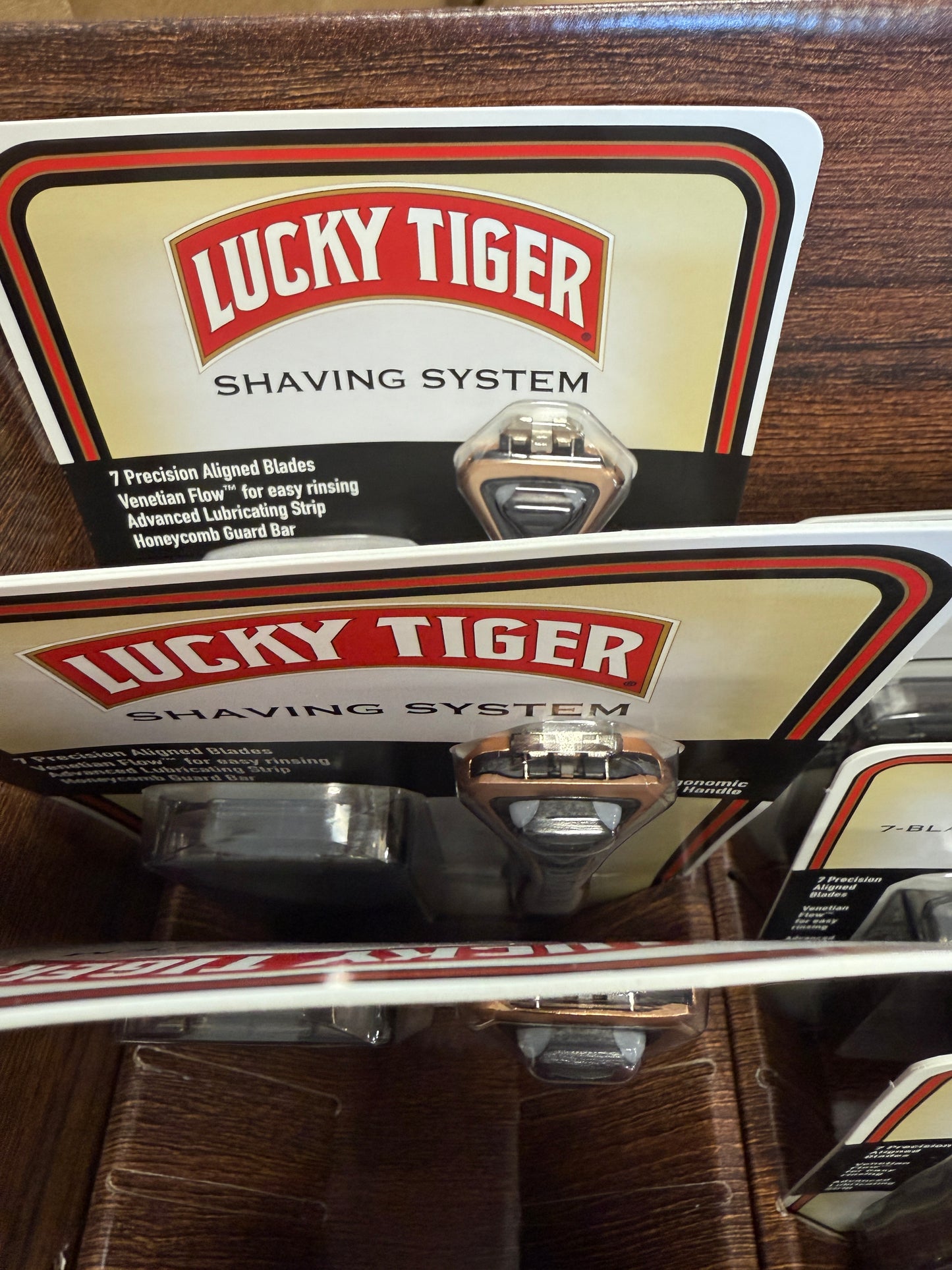 Lucky Tiger Display 6 packs of blades razors and 3 handles