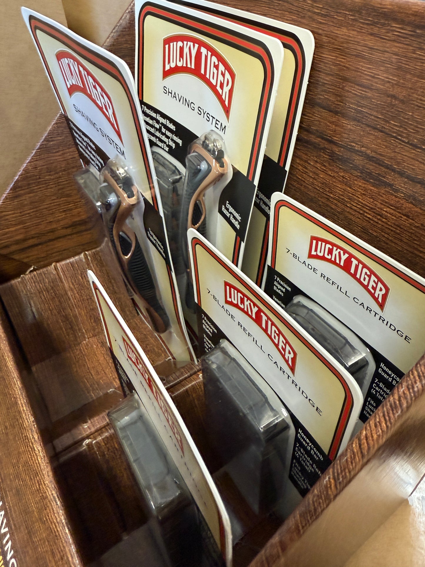 Lucky Tiger Display 6 packs of blades razors and 3 handles
